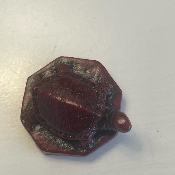 Turtle Mini Figure Faux Cinnabar Netsuke Style New in Box No Tags - Picture 3 of 5